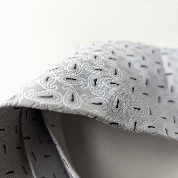 2pc Tie Bundle - Striped & Paisley Kai Long Silk Ties White Silver Blue - Picture 5 of 7